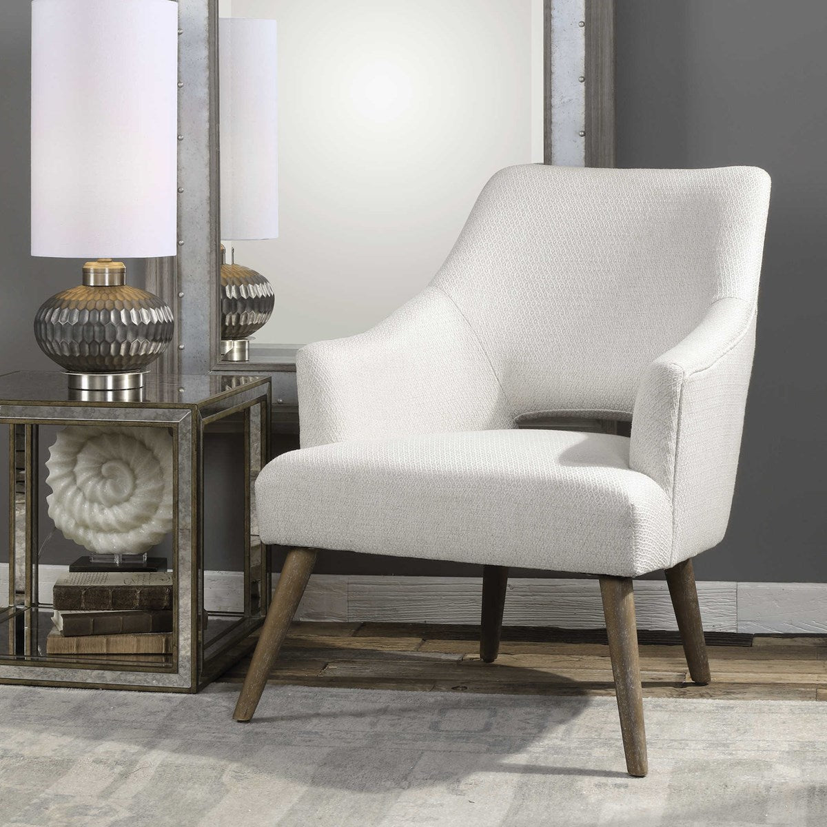 Dree Chair