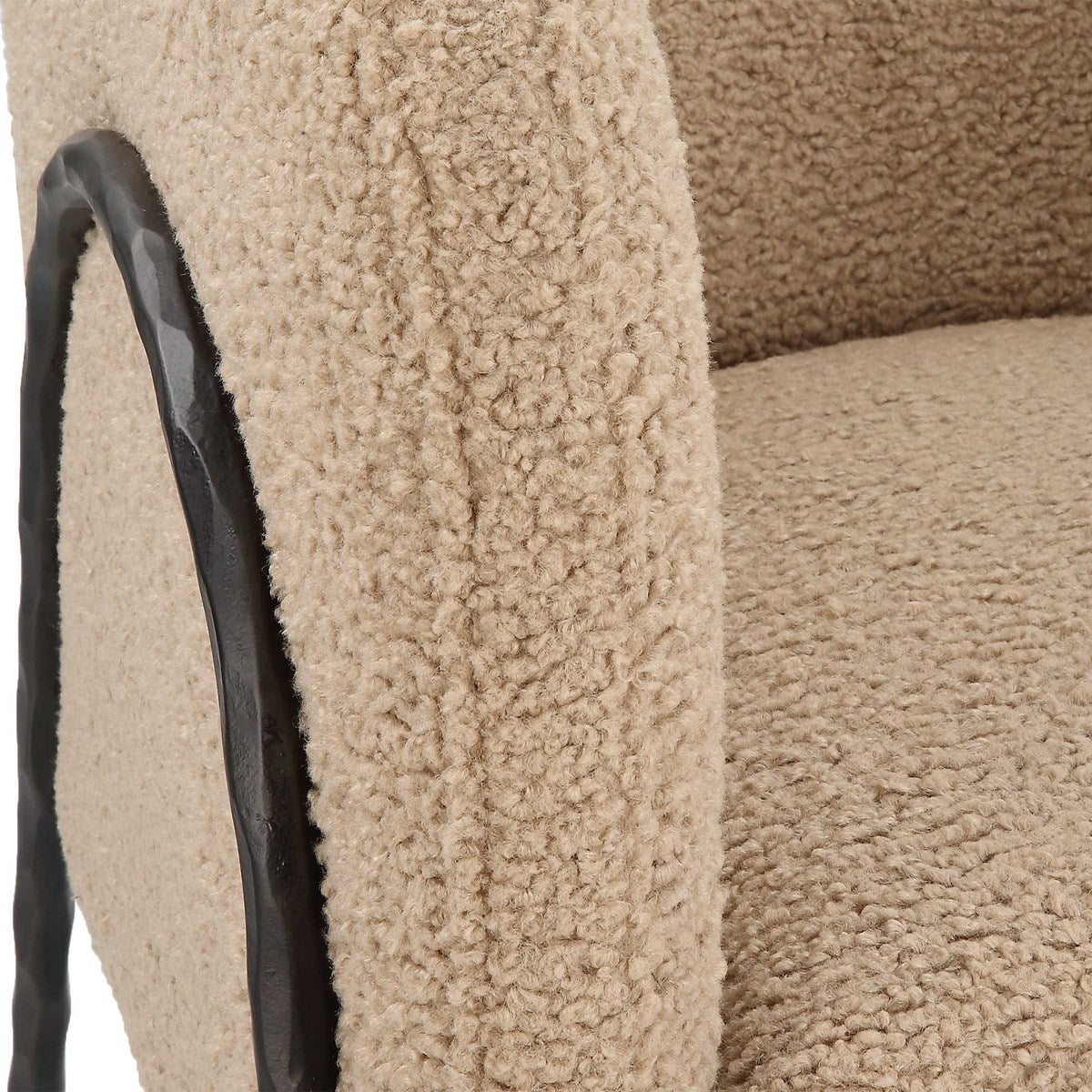 Jacobsen Chair (Latte Shearling)
